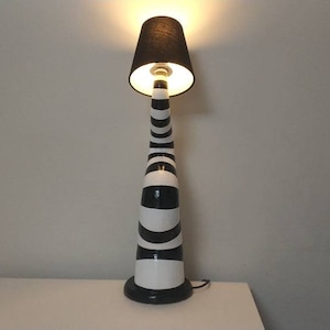 Curvy Beetlejuice Lamp image 4