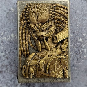 messing embleem voor aansteker, luciferdoosje, sigarettenkoker, roofdier