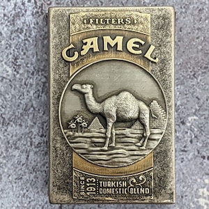 messing embleem voor aansteker, luciferdoosje, sigarettenkoker, Camel