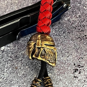 Mandalorian Skull keychain, paracord keychain,  bronze beads, lanyard, paracord beads, keychain, lanyard accessories, gothic style,