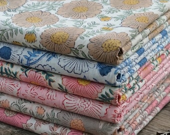 Tessuto di cotone stampato a mano con blocchi, tagliato su misura, tessuto indiano floreale Sanganeri di Jaipur, tessuto per cucito stampato a blocchi, materiale per quilting e artigianato.