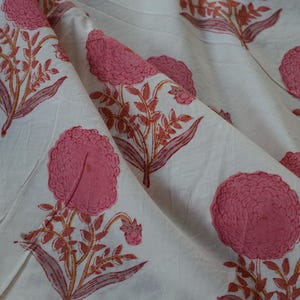 Tissu botanique imprimé bloc : textile indien en coton batiste doux