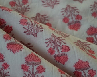 Tela de algodón rosa con estampado floral en bloques: Tela india estampada a mano cortada a medida.