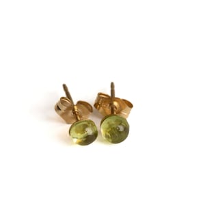 Peridot Ohrstecker In 14K Gold Fill - August Birthstone Schmuck, wasserdicht, hypoallergen, nicht trüb - Sommerschmuck