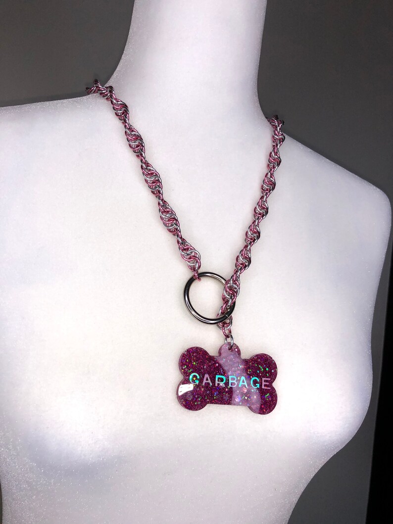 Swirl Slip Lead Necklace Silver-Pale Pink