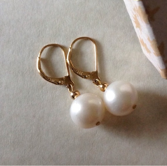 pearl earrings leverback