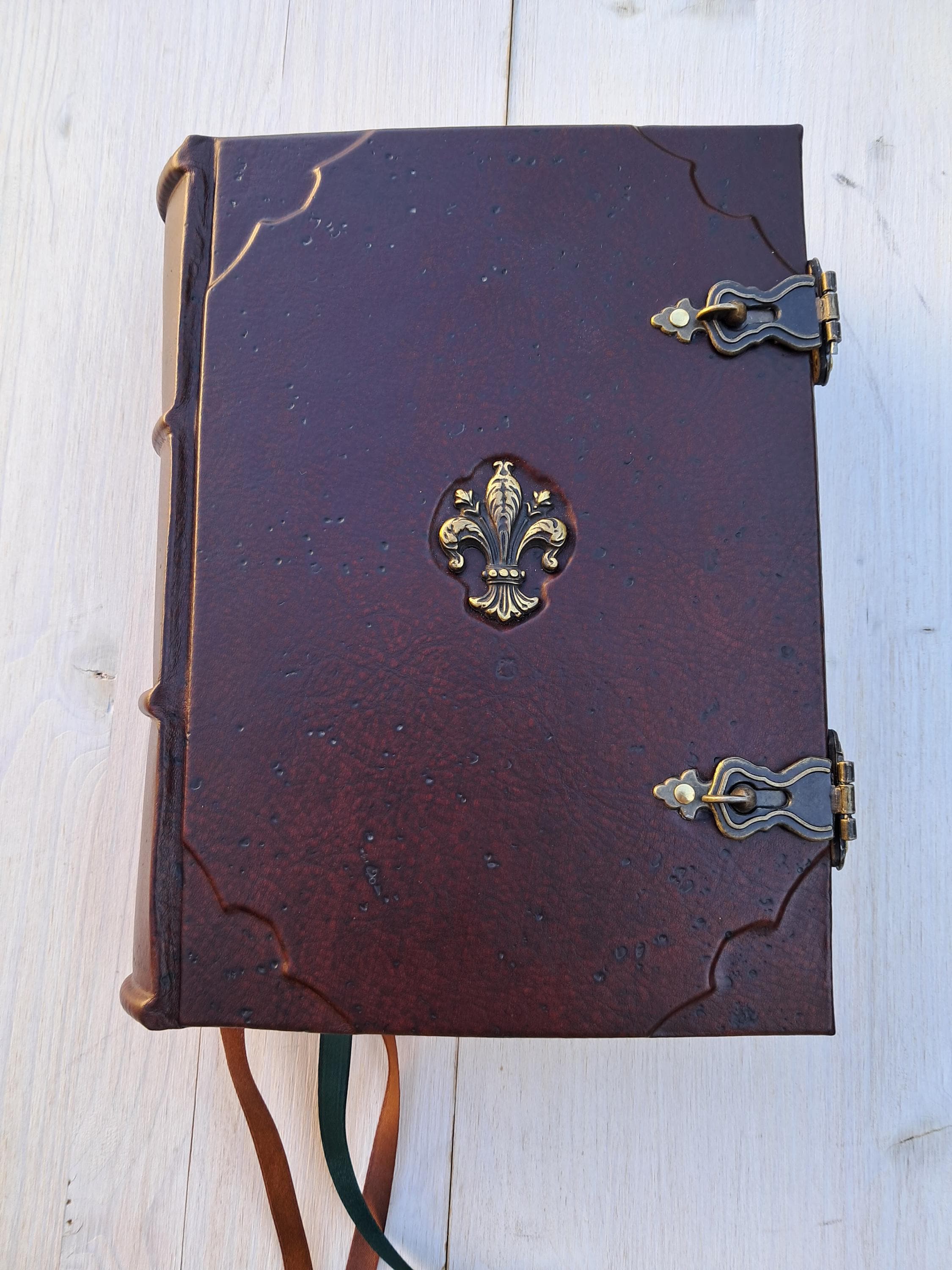 Scrapbook, Guest book, Leather sketchbook, Hardcover journal, grimorio,