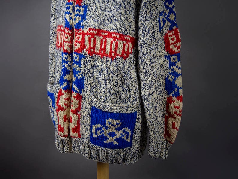 Free Shipping to Canada and U.S.A Vintage 1960s Hand Crafted Cowichan Sweater Vintage 1960s Mary Maxim Totem Pole Sweater