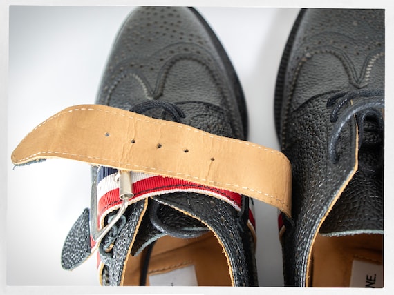 靴 thom browne wingtip shoe THOM BROWNE | Wingtip Leather Brogue Derby Shoes | Men