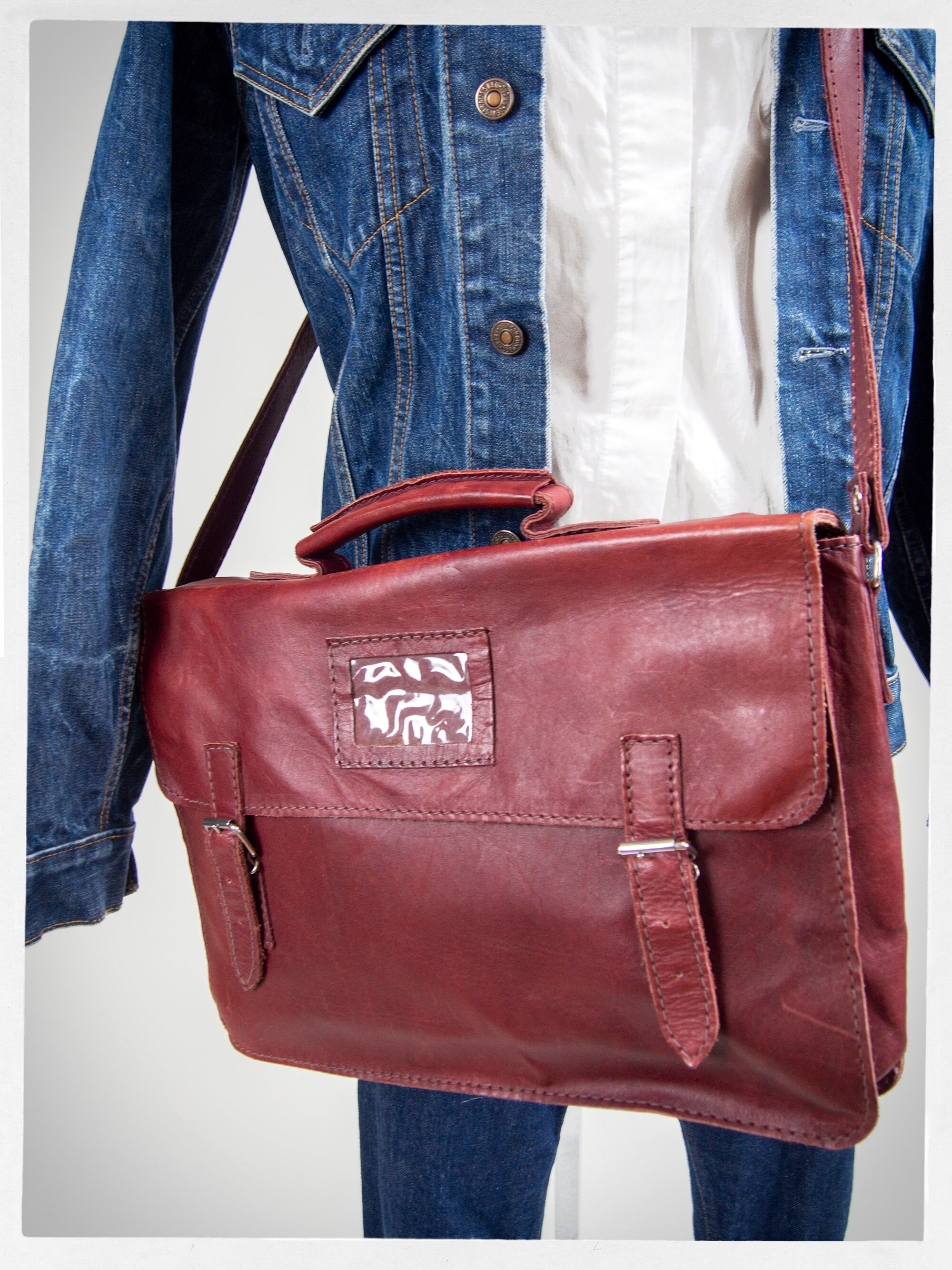 Retro jaren 90 tas ossenbloed rode lederen tas jaren 80 schoudertas jaren 90 statement tas leren schooltas vintage mode Boho chic mode Etsy Nederland