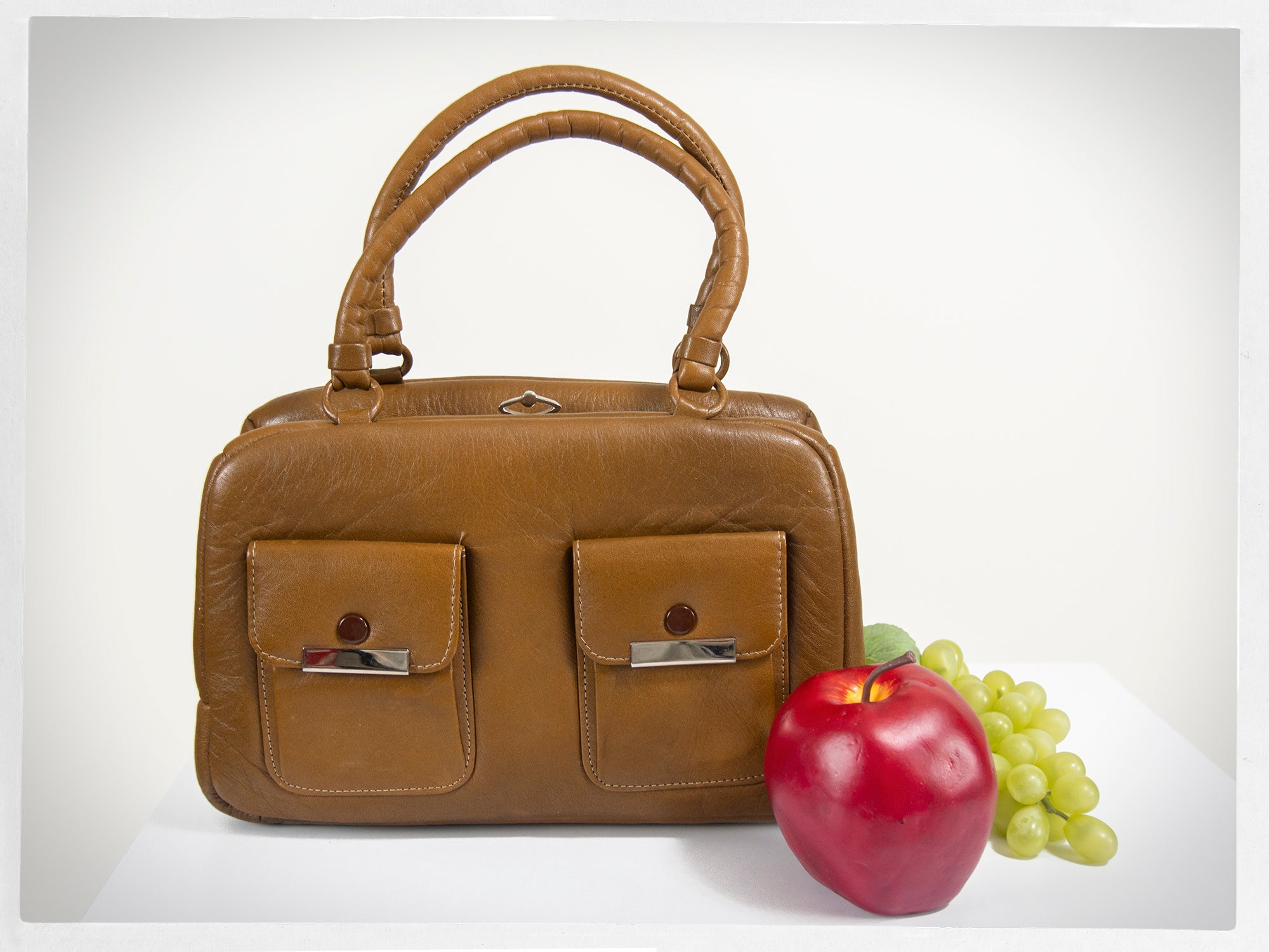 Retro 60s Purse, Retro Handbag, 60s Leather Puffy Purse, 60s