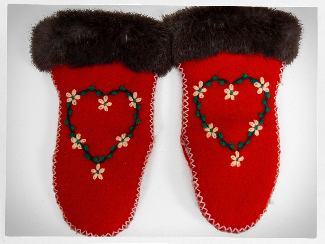 Vintage 90s Inuit Mittens, Handmade Wool Mittens, Handcrafted INUIT