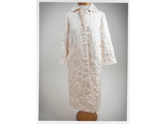 Retro 70s Robe, 80s Puffy Robe, 80s Asian Dressin… - image 1