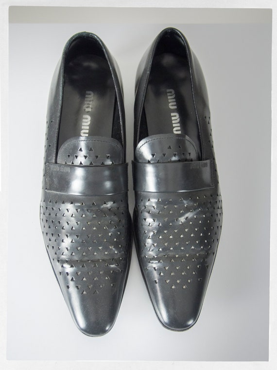 Vintage 90s MIU MIU, 90s Slip on Shoes , Designer Men's Shoe, Vintage Men's Slip On, 90s Miu Miu Shoe, Grey Leather Shoes Women's Size 10 - Etsy Vintage 90s MIU MIU, 90s Slip on Shoes , Designer Men's Shoe, Vintage Men's Slip On, 90s Miu Miu Shoe, Grey Leather Shoes Women's Size 10 - Etsy