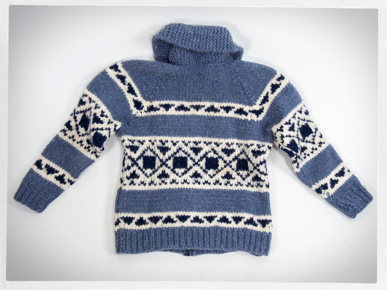 Hand Knit Wool Sweater, Cowichan Sweater, Street Fashion, Blue Wool Cardigan, Boho Fashion, Salish Wool Jumper, Hand Knit Cowichan Cardigan bild 4