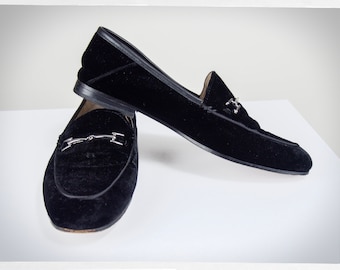 Retro 90s Shoes, Black Velvet Shoes, SAM EDELMAN Shoes, Vintage Fashion, Designer Velvet Loafers, Tom Boy Shoes, Velvet Loafers, House Shoes