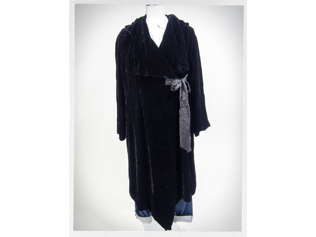 Retro Velvet Coat, Black Velvet Coat, Vintage Fashion, Art Nouveau ...
