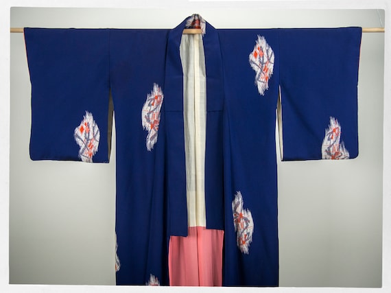 Vintage Silk Kimono, Vintage Handmade Kimono, Colourful Kimono,,  Art Deco Kimono, Hand Made Kimono Femme, Japanese Wall Art, Purple Kimono