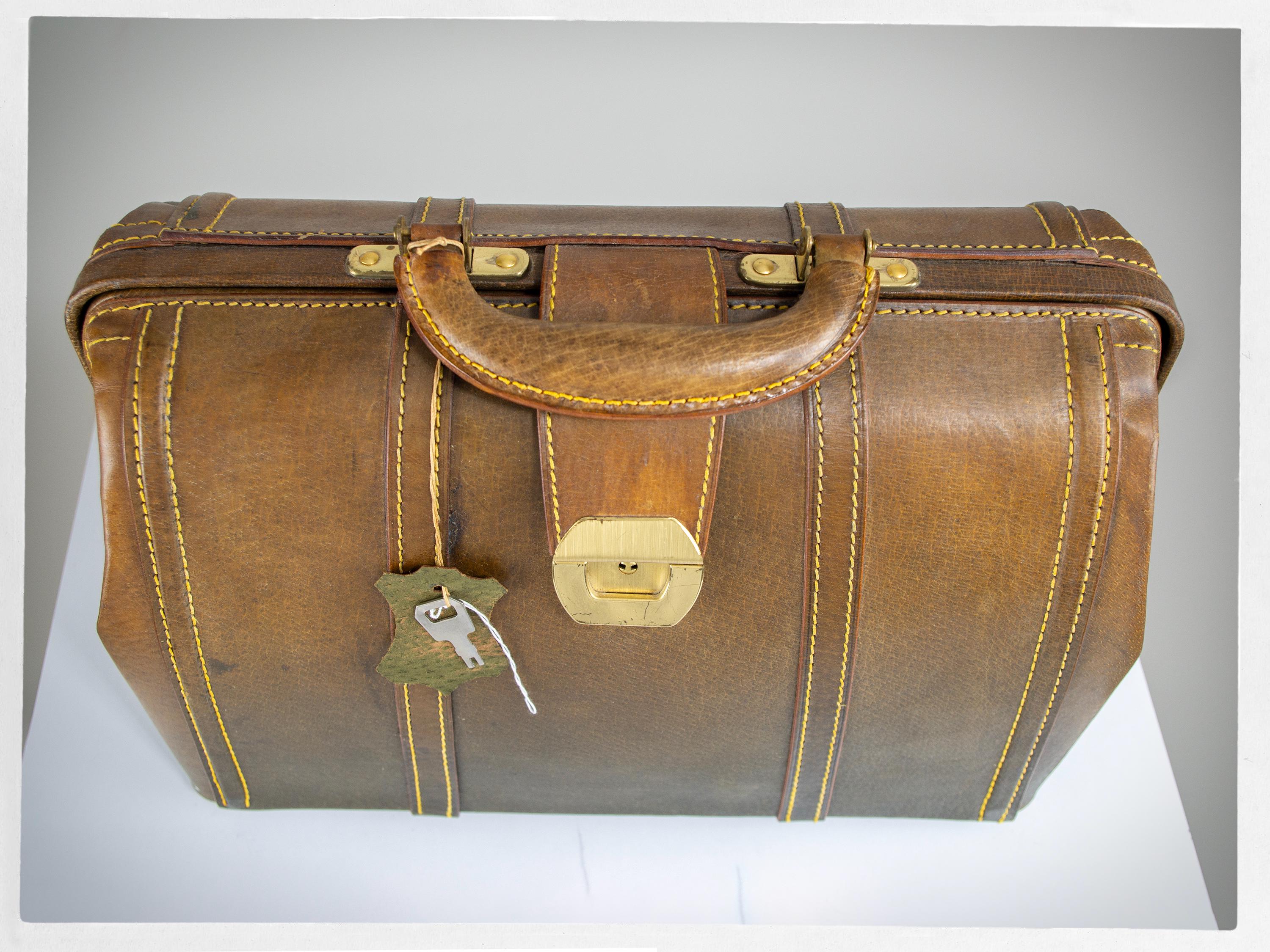 Brown Leather Doctor's Bag — Turn-of-century Style, Brass Hardware