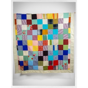 Vintage 80s Quilt, Machine Stitched Quilt, Handcrafted Quilt, Cottage Decor, Country Decor, Quilt Throw, Arts Craft Quilt, Patchwork Blanket