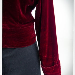Retro 90s Velvet Jacket, Burgundy Jacket, Cocktail Jacket, Vintage Fashion, Boho Chic Fashion, Romantic Fashion, Silky Velvet Jacket, Y2K bild 5