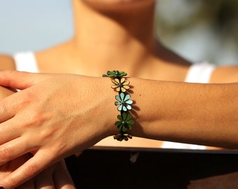 Daisy leather bracelet for women, leather flower bracelet with crystal beads