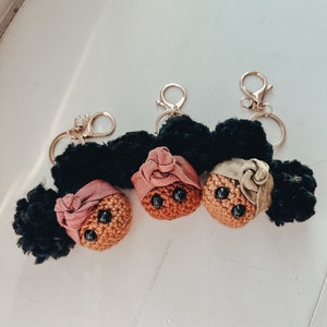 Crochet afro puff keyhain, crochet bag charm, crochet mini ketchain, black history keychain, crochet keychain, cute keychain
