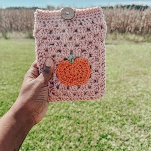 kindle Paperwhite sleeve, E-reader Sleeve, Crochet Kindle sleeve, fall book sleeve