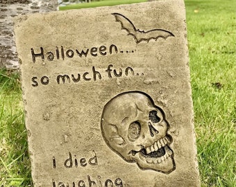 Halloween Fun Gravestone 'I died laughing'