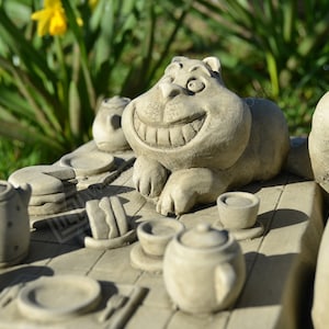 Alice in Wonderland Cheshire Cat Table  Stone Garden Ornament