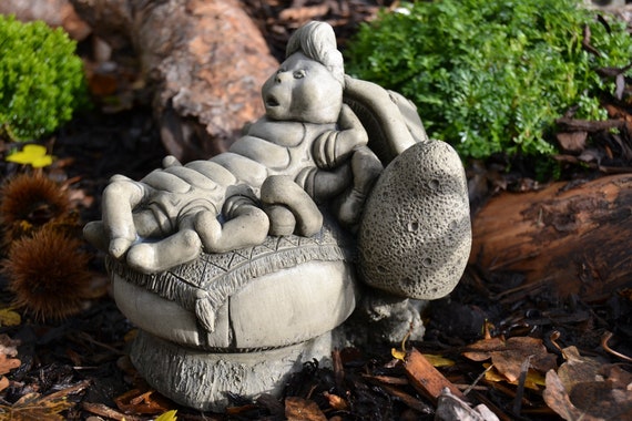 Caterpillar Alice In Wonderland Stone Garden Ornament Caterpillar Alice In Wonderland Stone, Alice In Wonderland Garden Figures