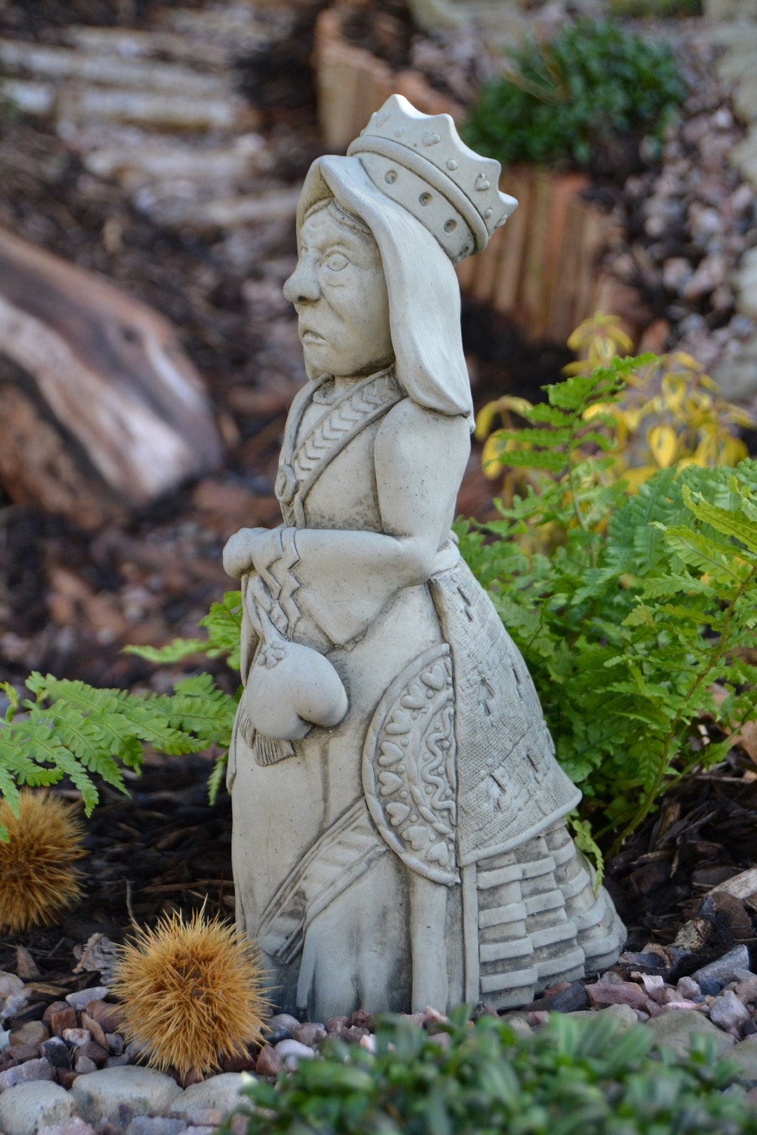 Queen of Hearts - Alice in Wonderland Stone Garden Ornament - Etsy