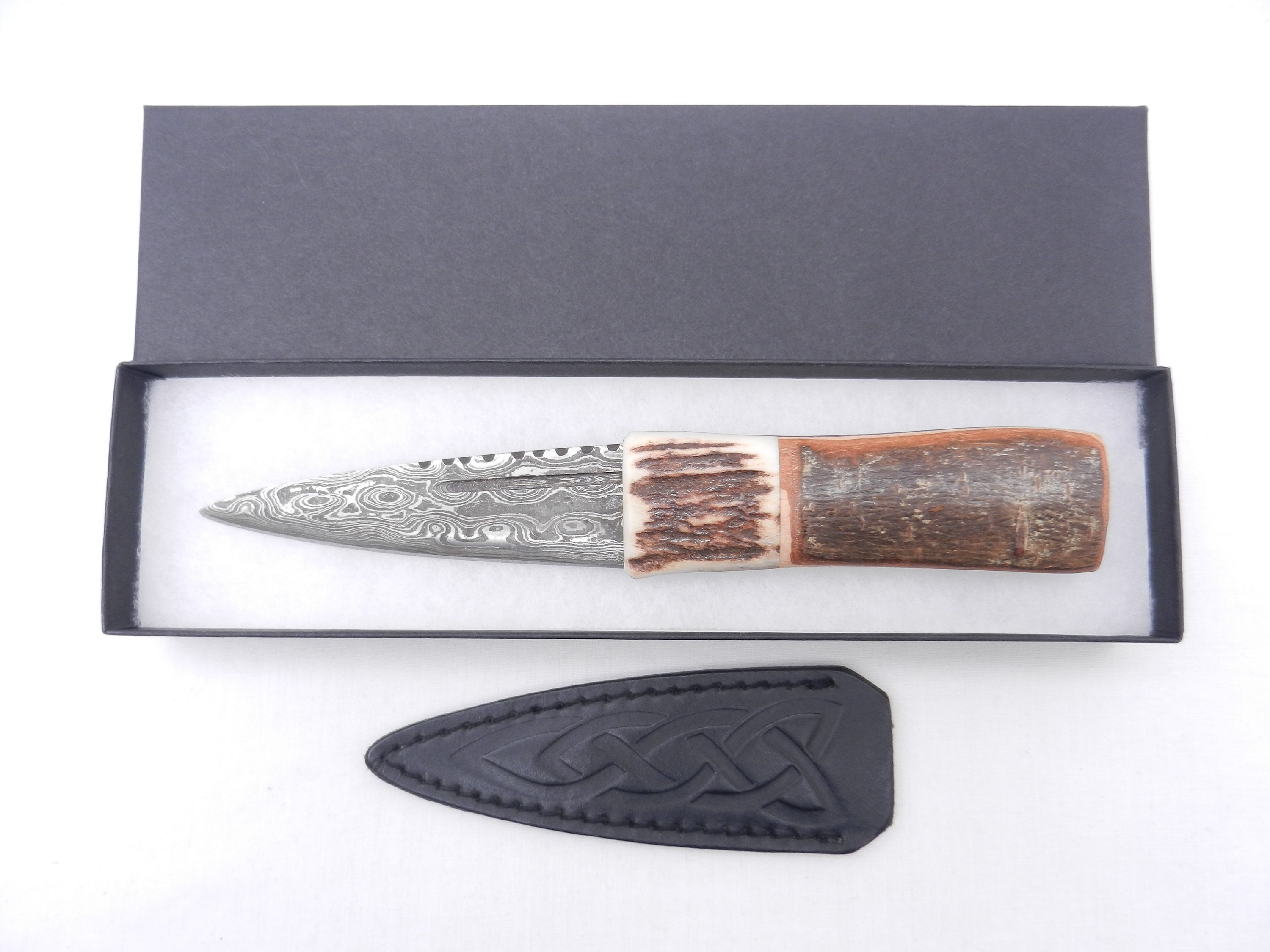 Sgian Dubh in Blackthorn and Red Deer Stag Antler With Damascus