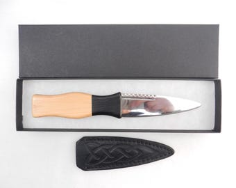 Scottish Sgian Dubh: Blackthorn & Bog Oak Kilt Knife