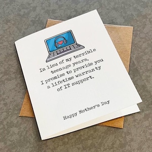 Carte de fête des mères drôle avec support informatique, salutation sarcastique des mères pour maman, carte de voeux hilarante d'un adolescent terrible