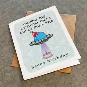 Jolie carte d'anniversaire volante non identifiée pour les fans de l'espace - voeux d'anniversaire extraterrestre drôle - carte d'anniversaire blague papa - carte OVNI drôle