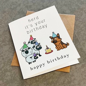 Troupeau c'est votre anniversaire - moutons et berger allemand - jolie carte d'anniversaire pour propriétaire de chien ou agriculteur - carte de voeux blague drôle de jeu de mots