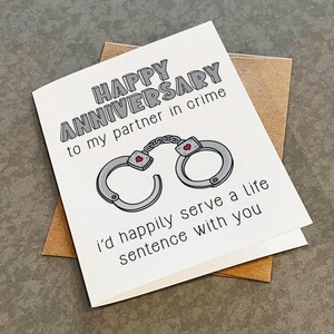 Carte de voeux d'anniversaire de partenaire dans le crime pour femme, jolie carte d'anniversaire de menottes pour mari, carte d'anniversaire drôle pour lui