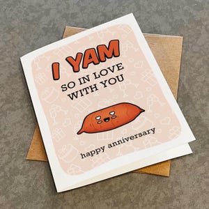 Carte d'anniversaire de jeu de mots patate douce - I Yam So in Love With You - Jolie carte d'anniversaire Yam - Joyeux anniversaire - Carte de voeux drôle de jeu de mots