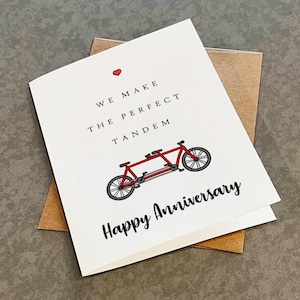 Carte d'anniversaire de cyclisme - Nous faisons le tandem parfait - Carte d'anniversaire de jeu de mots drôle - Carte de voeux de vélo tandem pour couples mignons