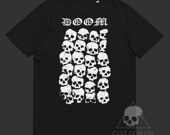 T-shirt Doom. T-shirt crânes. T-shirt tête de mort. L'art de la mort. Ossuaire. t-shirt occulte. Art macabre. Métal noir. Doom metal. Obscurité. Vêtements sombres