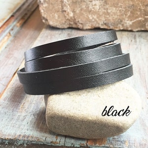 Pulsera minimalista de cuero negro: Brazalete de doble vuelta