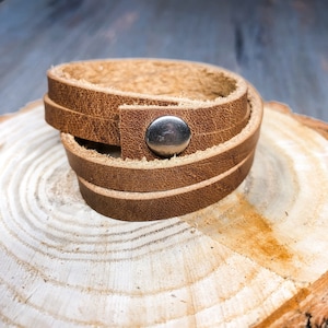 Double wrap leather bracelet snap closure