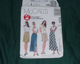 McCall&#39;s 2 Hour Skirt Pattern #2029 Size AX 4-8