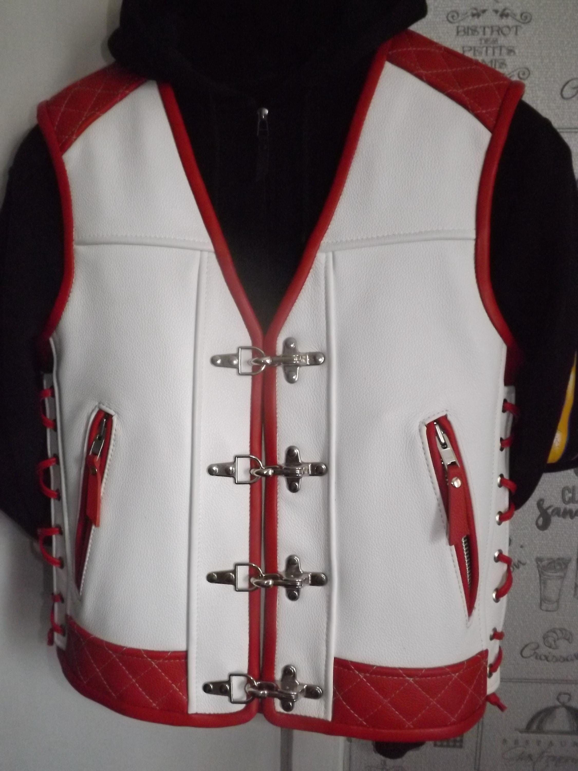 Rich i LETHER VEST ブラック／ホワイト フリーサイズ Rich i LETHER VEST ブラック／ホワイト フリーサイズ - vantage