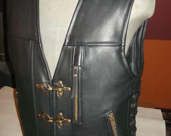Biker vest. Genuine leather:1,7-1,8mm, black.Handmade.