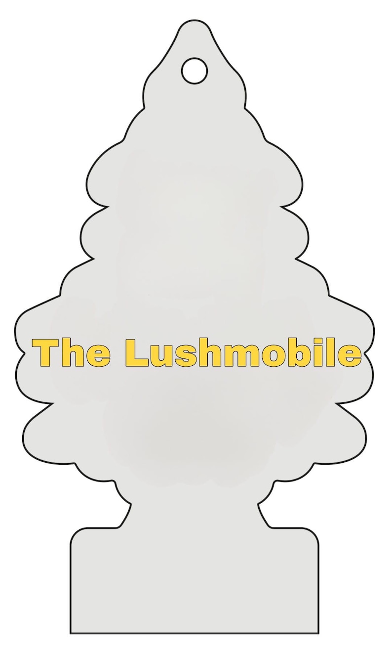 Peut inclure: Un d&eacute;sodorisant gris clair en forme d'arbre avec le texte "The Lushmobile" en jaune. Le d&eacute;sodorisant a un trou en haut pour l'accrocher.