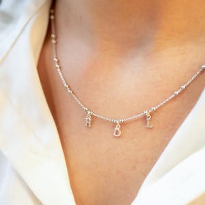 Collar de letras de cadena con cuentas personalizado para mujer, collar con inicial, joyería para mamá, collar con nombre, regalo del Día de la Madre, isabellebshop