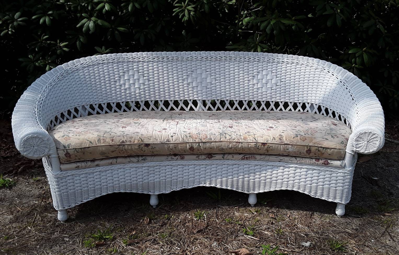 Vintage wicker sofa deals