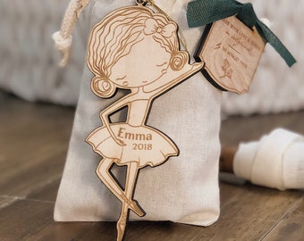 Décoration de Noël personnalisée ballerine fille pour bébé ou enfant | Ballerine décorative en bois | Ornement personnalisé personnalisé avec le nom et l'année